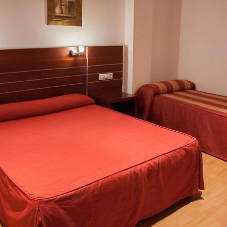 Norte Hotel Вильянуэва-де-Гальего Экстерьер фото