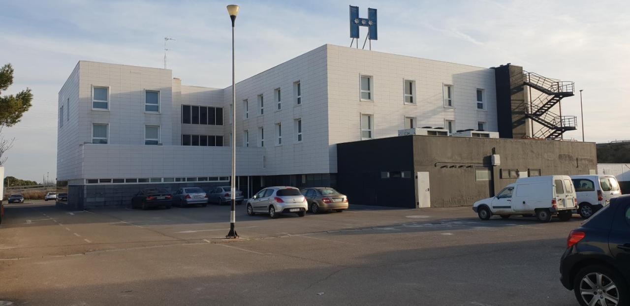 Norte Hotel Вильянуэва-де-Гальего Экстерьер фото