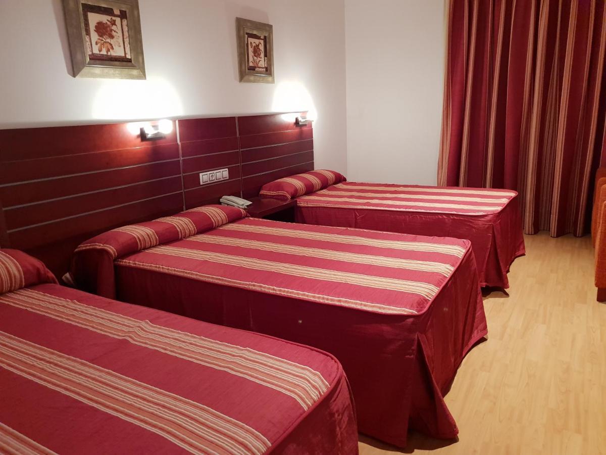 Norte Hotel Вильянуэва-де-Гальего Экстерьер фото