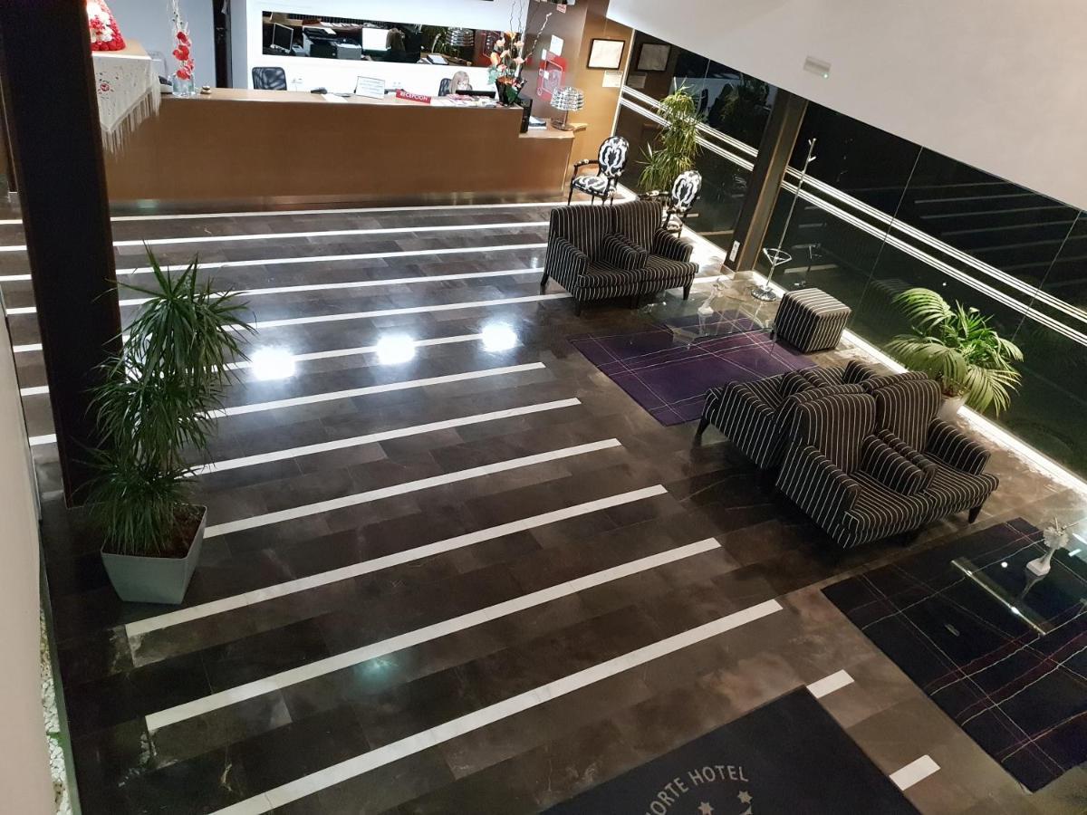 Norte Hotel Вильянуэва-де-Гальего Экстерьер фото
