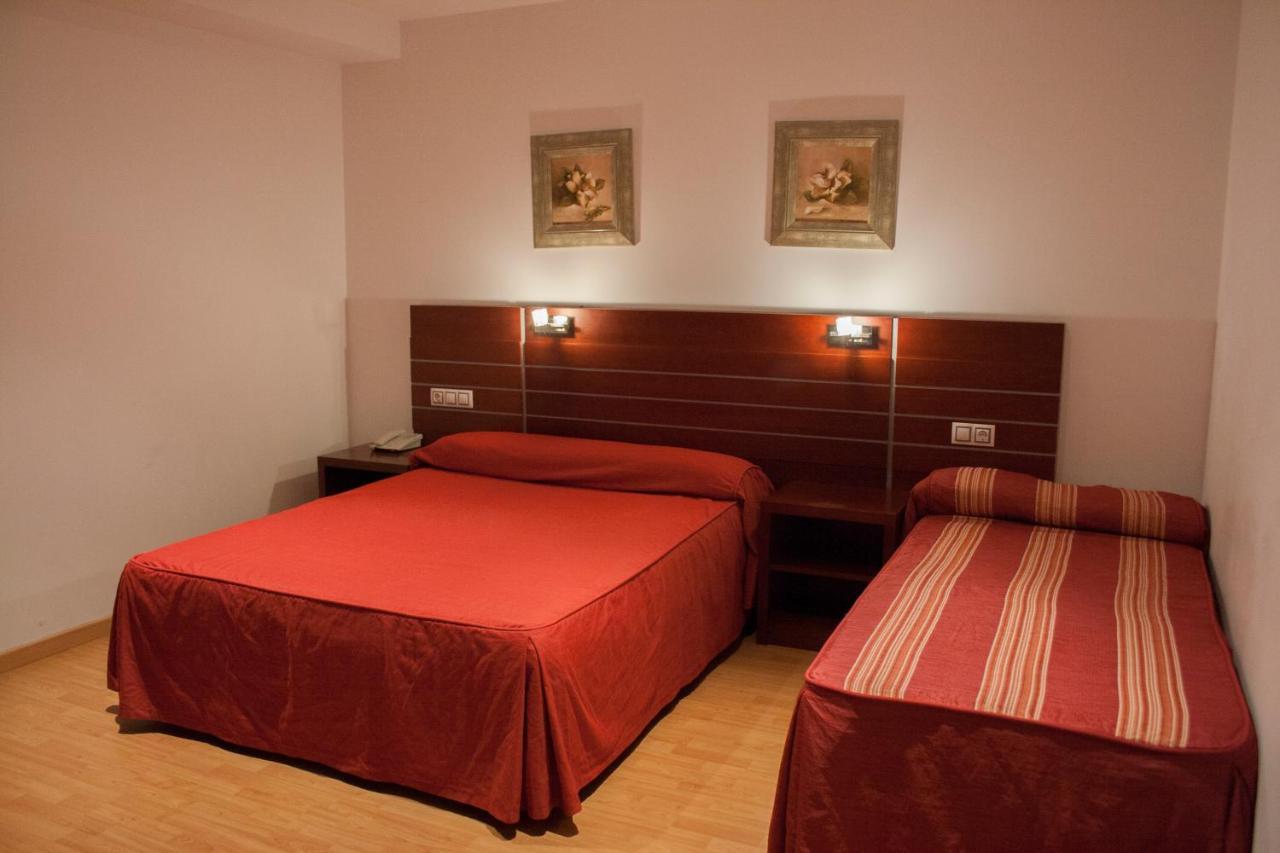 Norte Hotel Вильянуэва-де-Гальего Экстерьер фото
